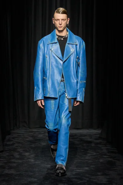 Look 29